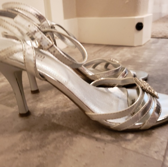 Silver Rhinestone Heel - Picture 4 of 6